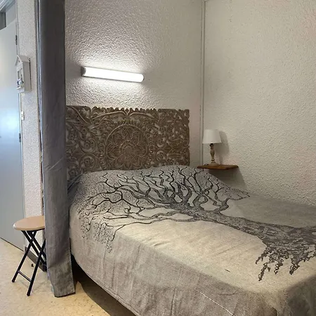 Beau T1 Climatise Avec Cuisine Equipee Et Balcon - - Fr-1-553-265 بالاروك ليه بان